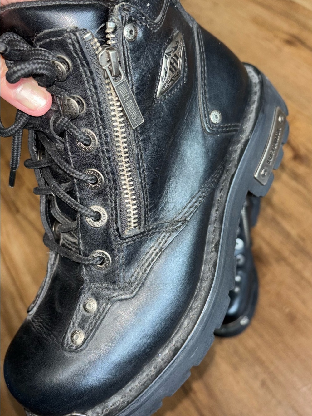 Harley-Davidson Women's Black Leather Motorcycle Boots Sz 7 - Picture 9 of 13